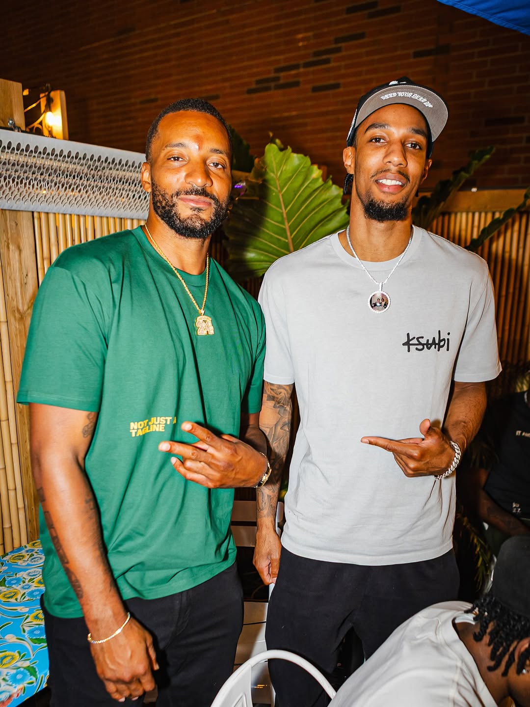 球迷分享, 鲍威尔In, yid