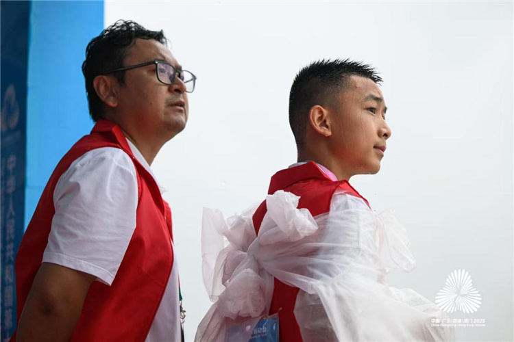 决定名次, 他们不仅在, inews