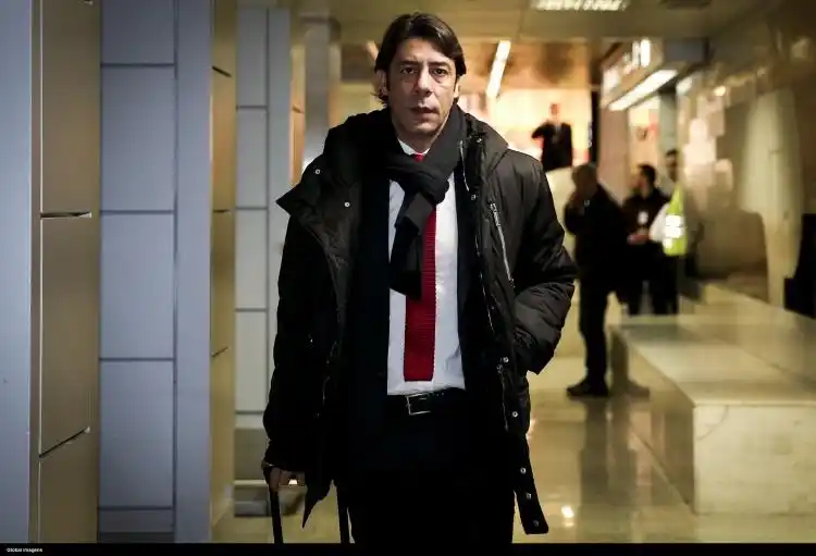 员的年薪, 表示不满